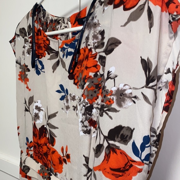 Forever 21 Medium Cream Red Floral Print Dress - Picture 7 of 9